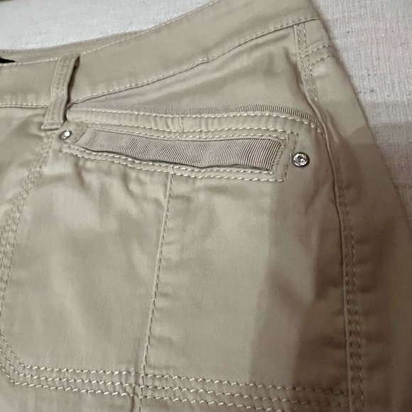 WHBM Ladies Bermuda Shorts - Picture 3 of 5
